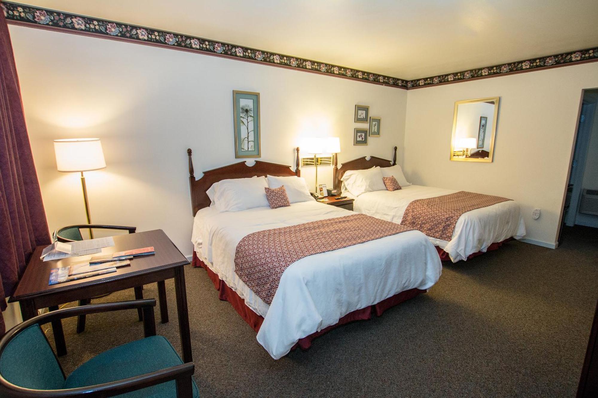 The Chalet Motel Mequon Eksteriør billede