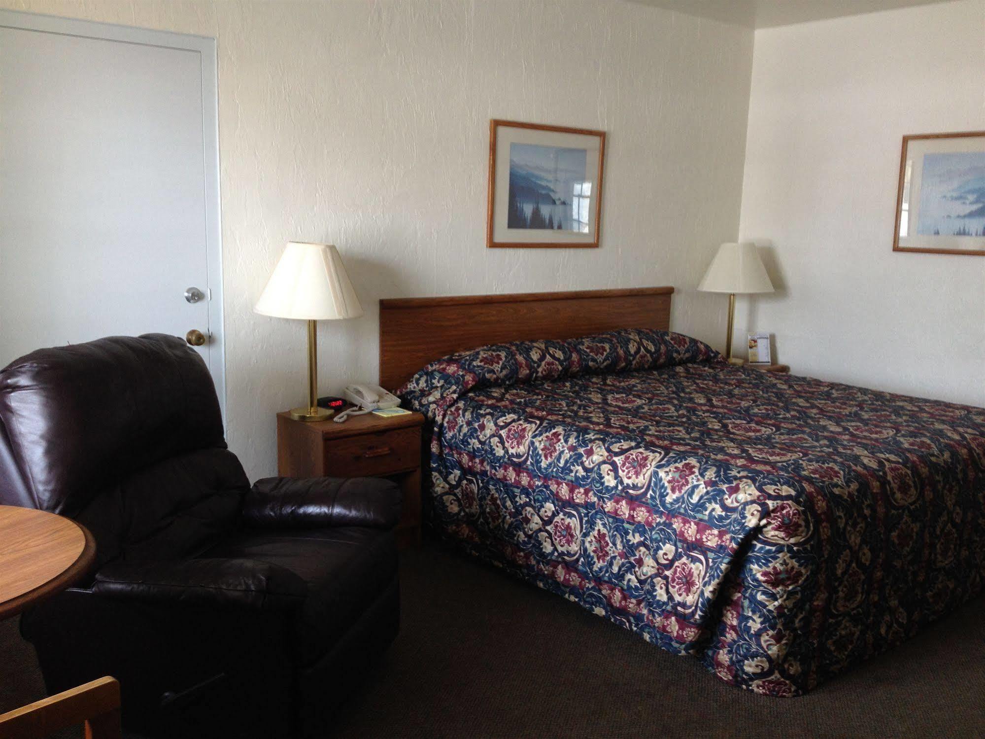 The Chalet Motel Mequon Eksteriør billede